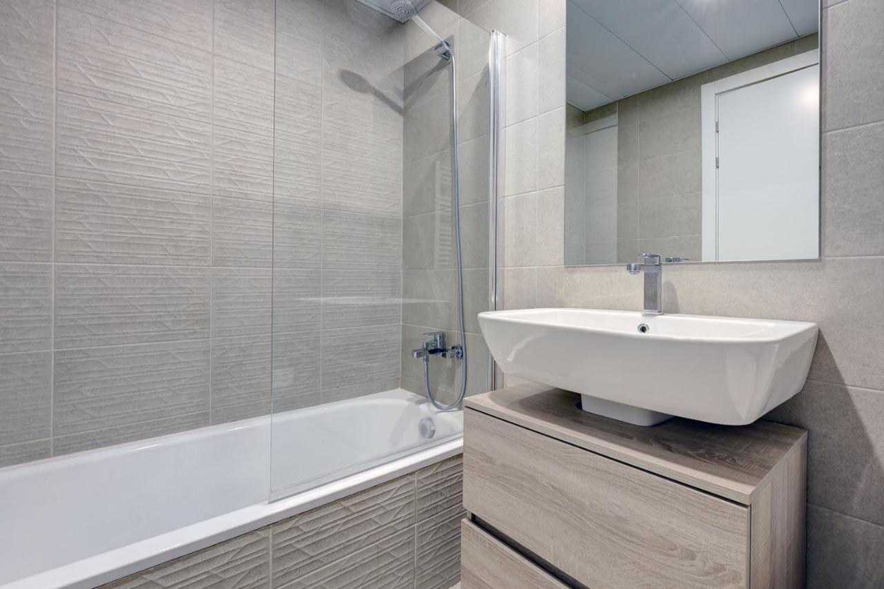 Stylish 2 Bedroom Apartment In Estepona Old Town Kültér fotó